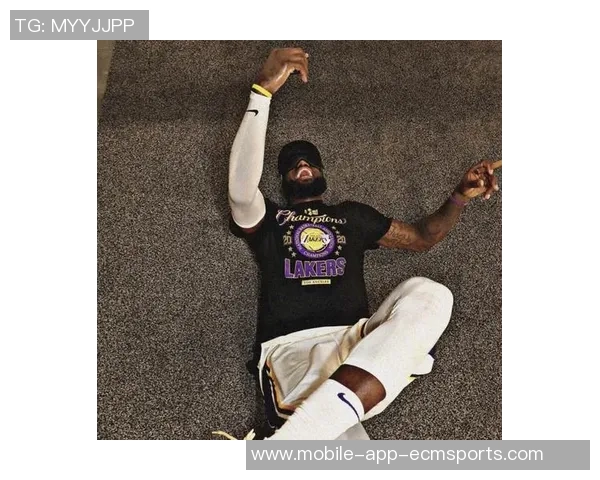 詹姆斯更新Instagram头像为婴幼儿时期照片引发网友热议与怀旧情怀