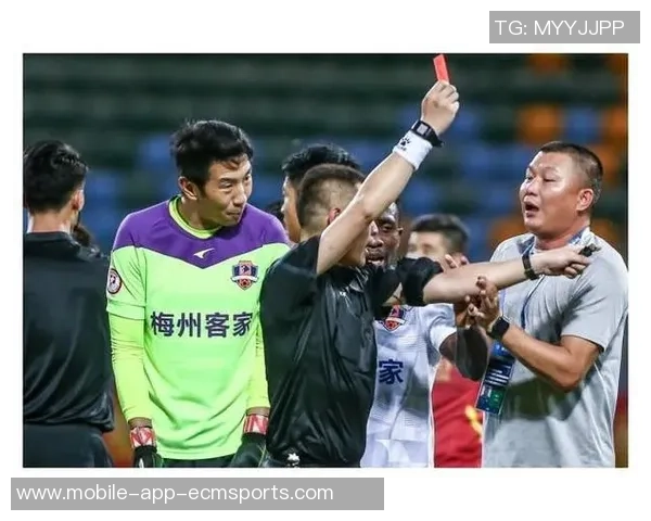 泰国队换人出现意外情况裁判与中国队共同调解纷争